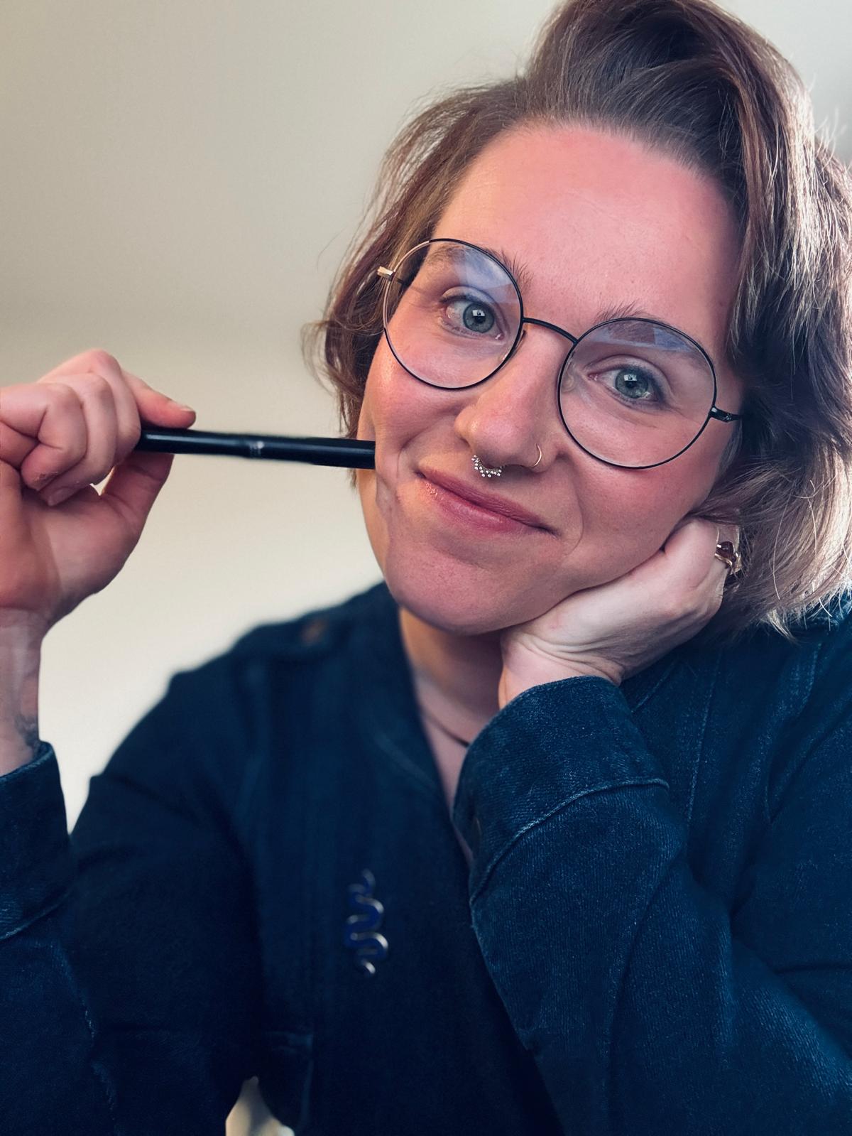 Portrait d'Anne, graphiste petitchardon